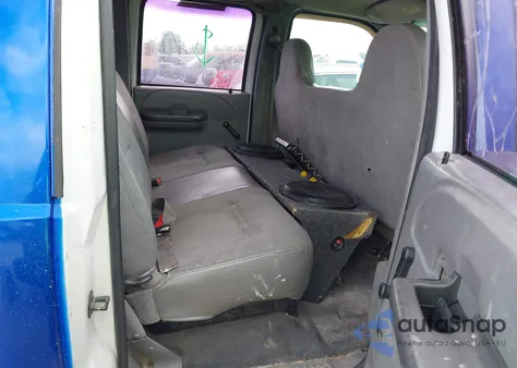 2003 Ford F-250 Lariat/Xl/Xlt from USA, damaged, VIN 1FTNW21L33EA32781